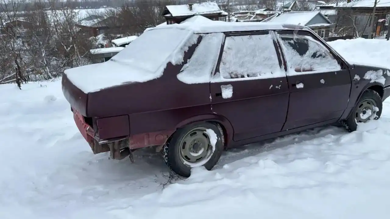 ВАЗ 21099 1995 года с навесным оборудованием