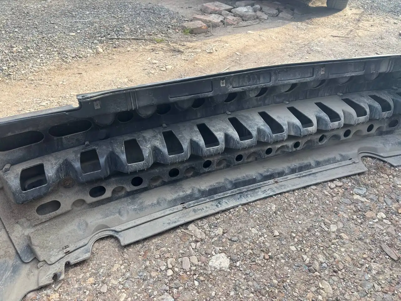 Продам бампер Приора 1 с катафотами и усилителем