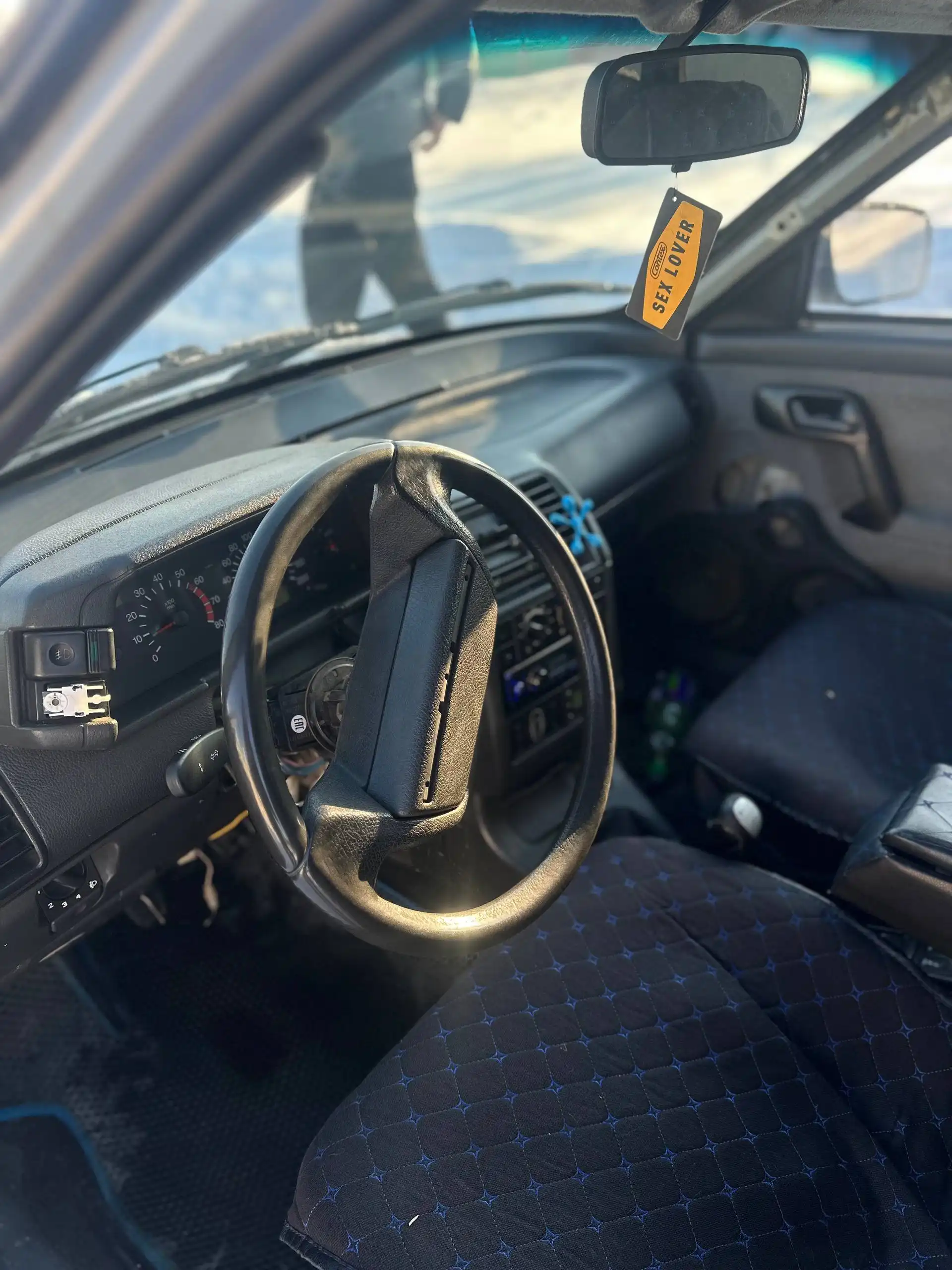 Продажа музыкального саба 2004 года выпуска