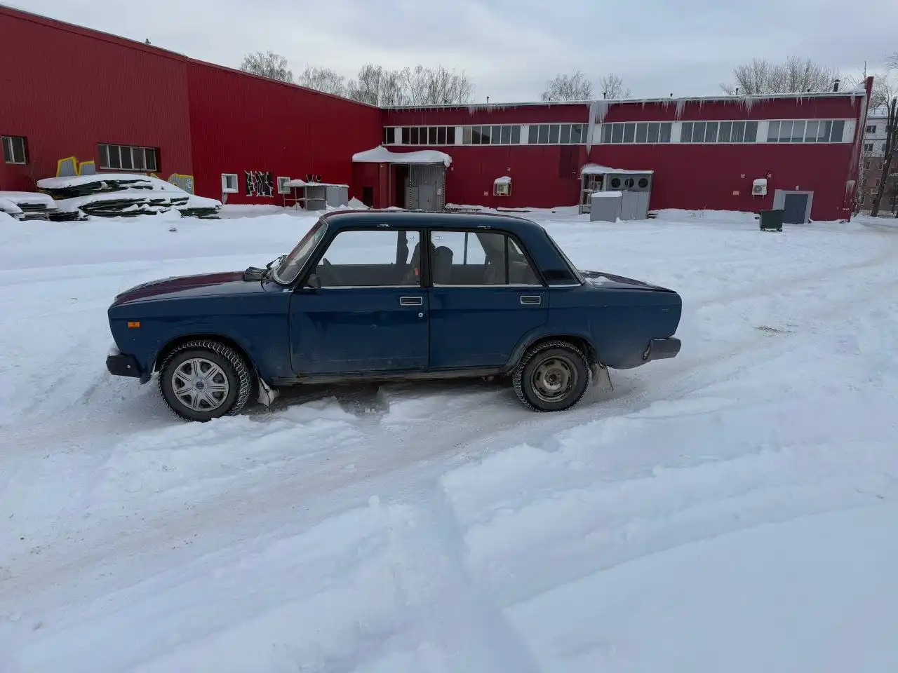 ВАЗ 2107 2003 года выпуска в хорошем состоянии - Легковые автомобили (Авто) в Стерлитамак