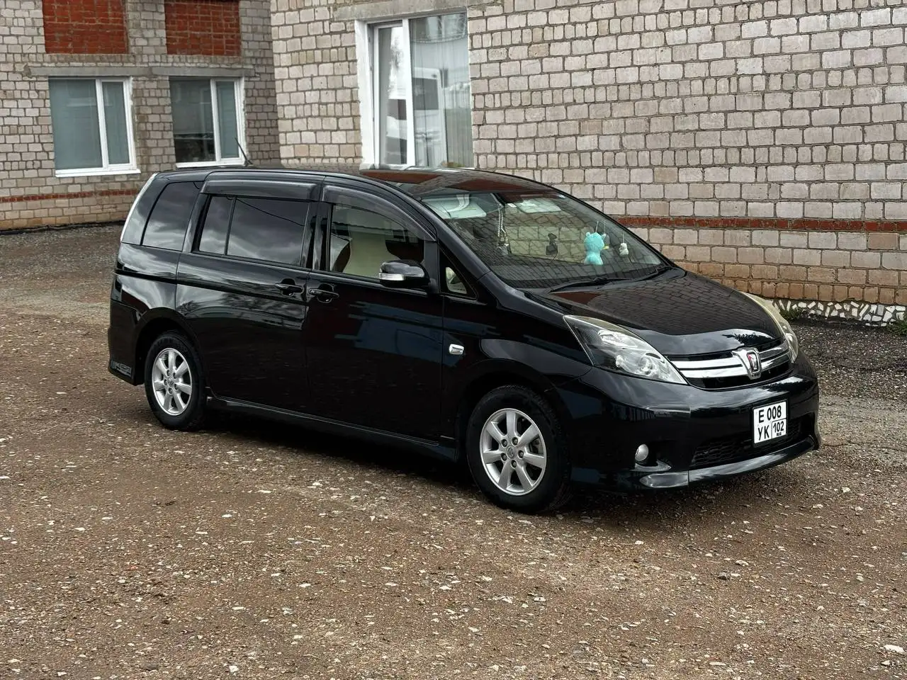 Toyota ISIS Platana - Toyota (Авто) в Уфа