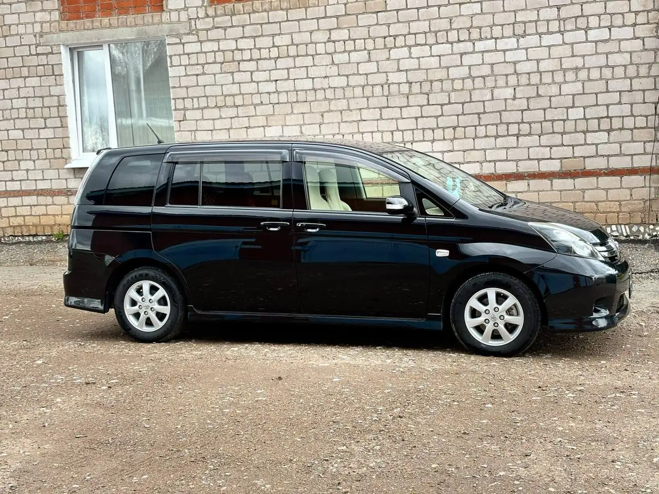 Toyota ISIS Platana - Toyota (Авто) в Уфа