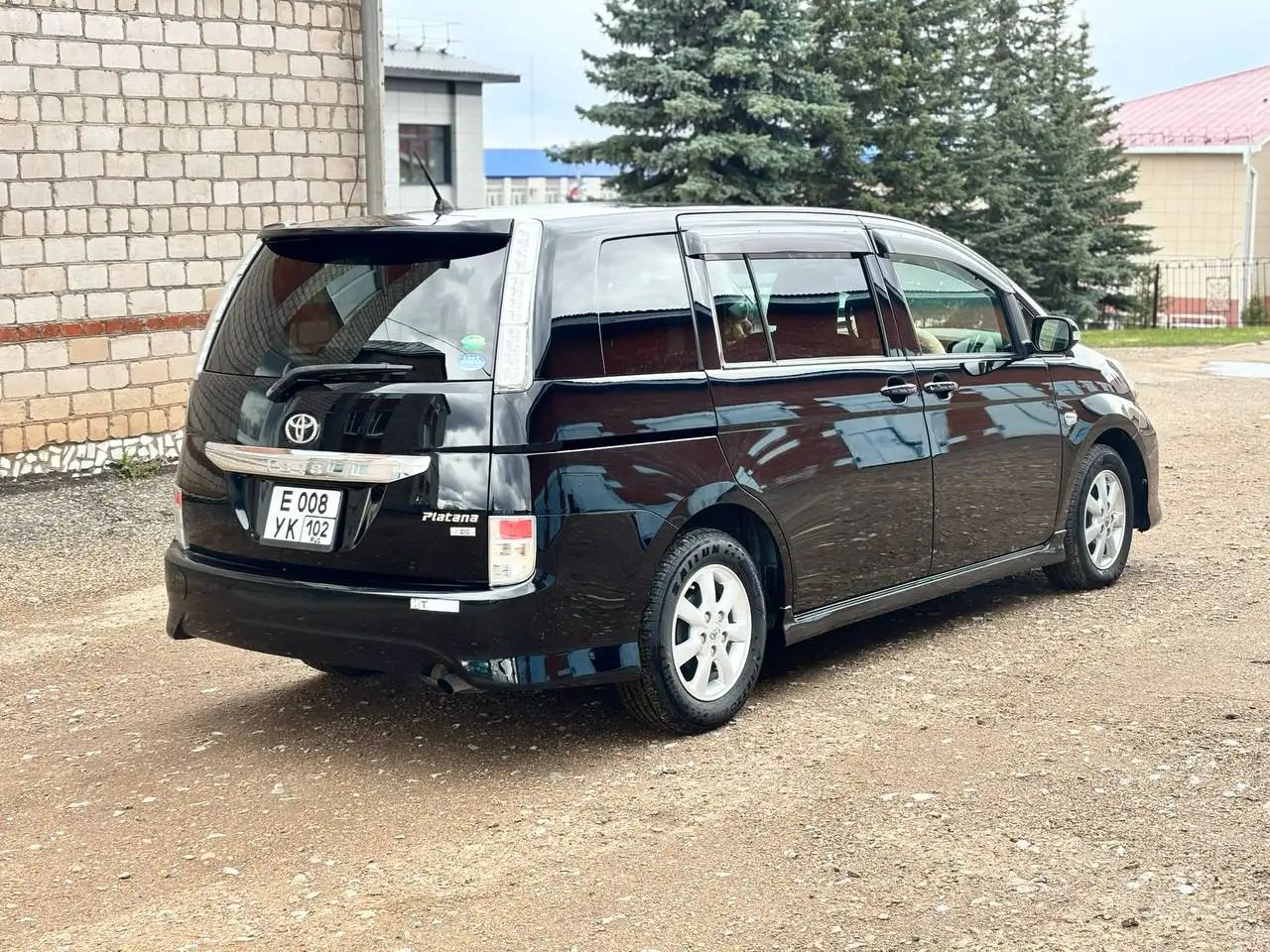 Toyota ISIS Platana - Toyota (Авто) в Уфа