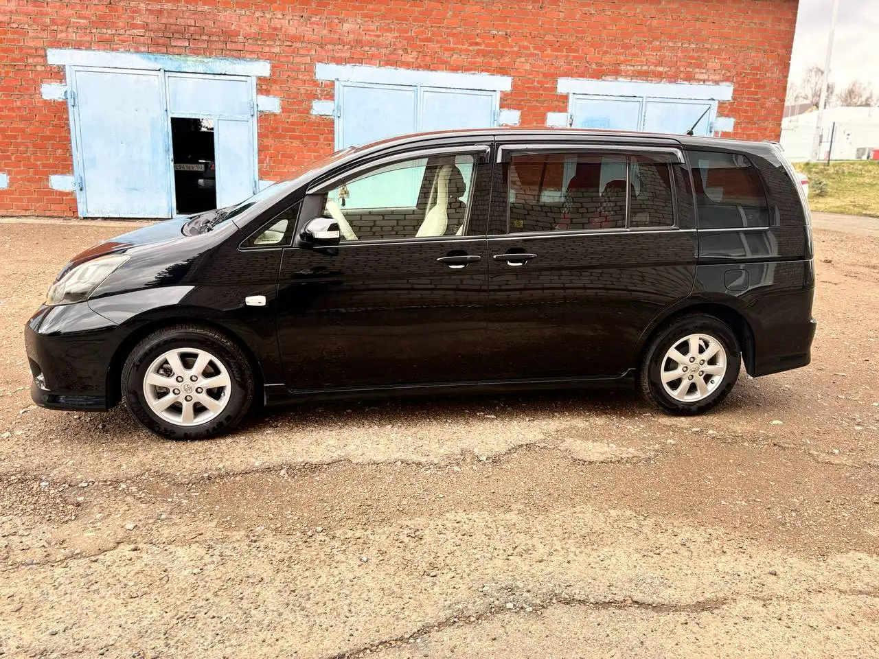 Toyota ISIS Platana - Toyota (Авто) в Уфа