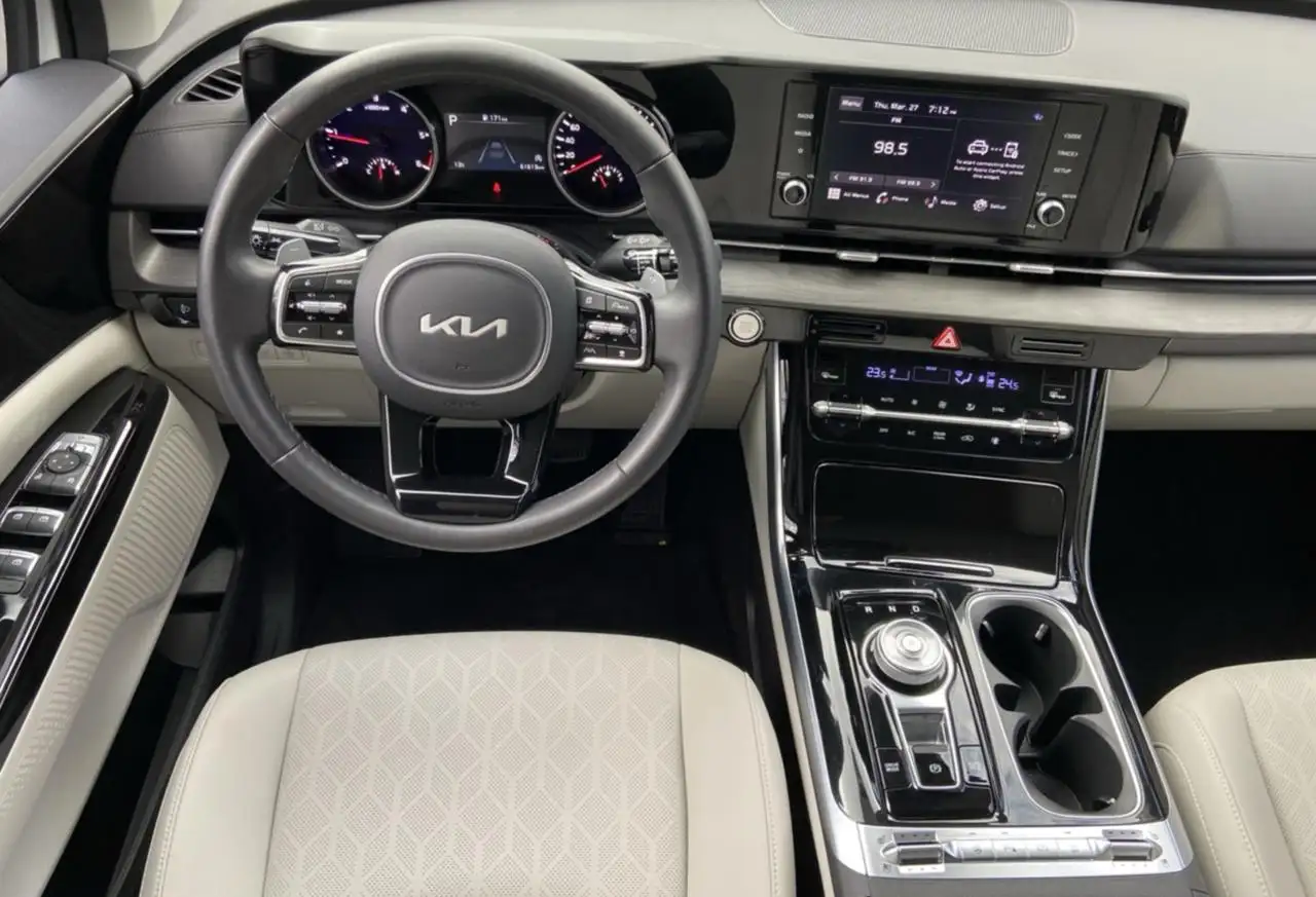 Kia Carnival 2023 - Минивэны (Авто) в Уфа