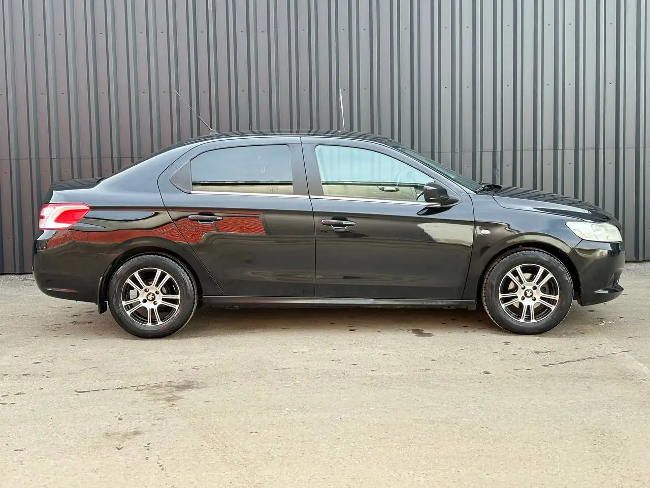 Продажа Peugeot 301 2013 года - Легковые автомобили (Авто) в Уфа