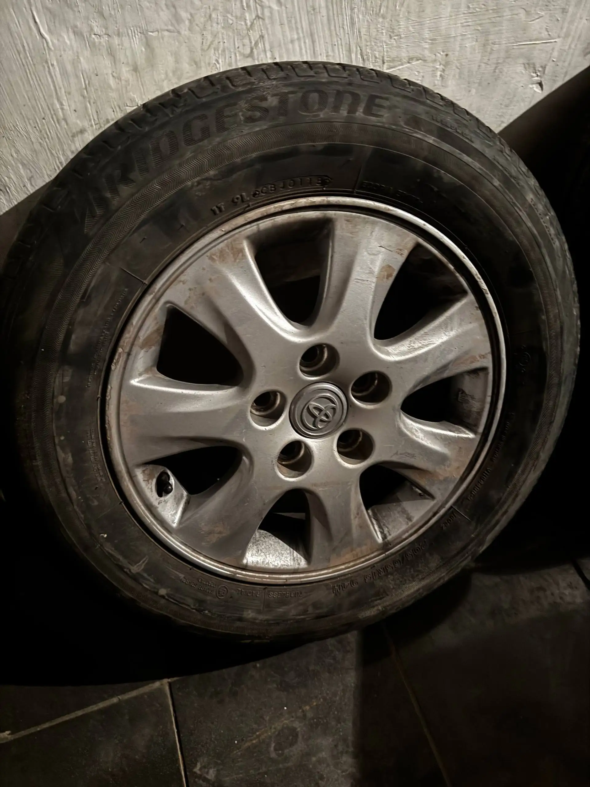 Колеса от Camry r15 - Колеса и шины (Авто) в Уфа