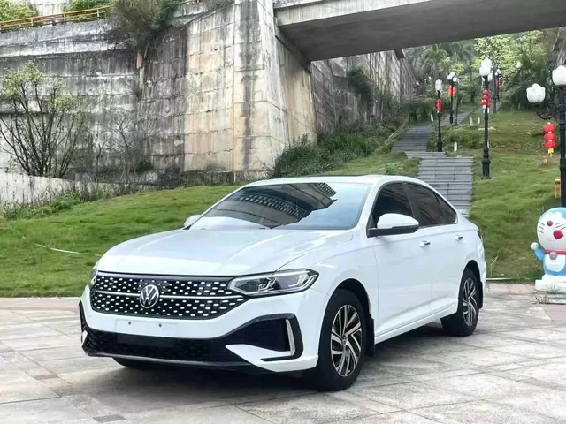 Volkswagen Lavida 2023 1.4TSI Yongyi Edition Automatic - Мотоциклы и мототехника в Уфа