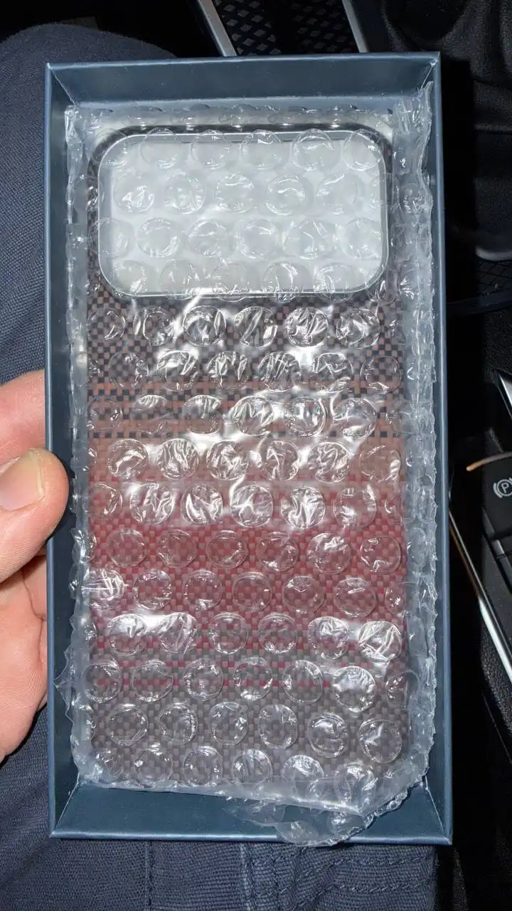 Продам карбоновый чехол для iPhone 17 Pro Max - Аксессуары для телефонов (Электроника) в Ростов-на-Дону