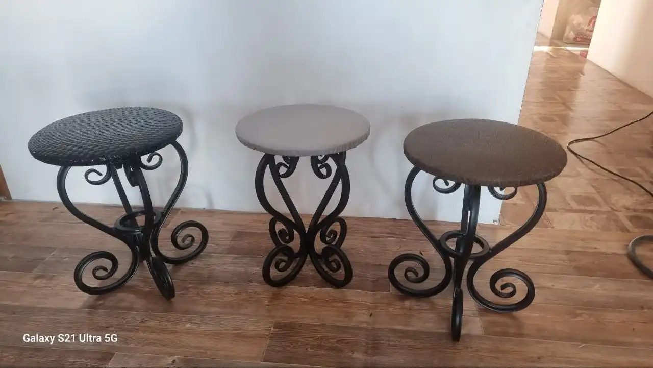 Продажа табуреток, столов и кроватей - Мебель (Для дома и дачи) в Ростов-на-Дону