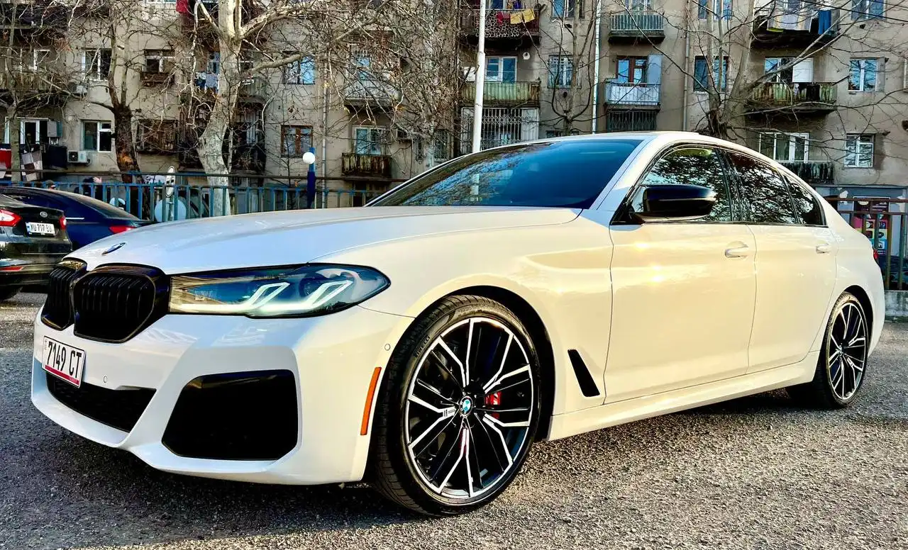 BMW 5-Series 2022 530i Белый бизнес-седан автомат - Легковые автомобили (Авто) в Ростов-на-Дону