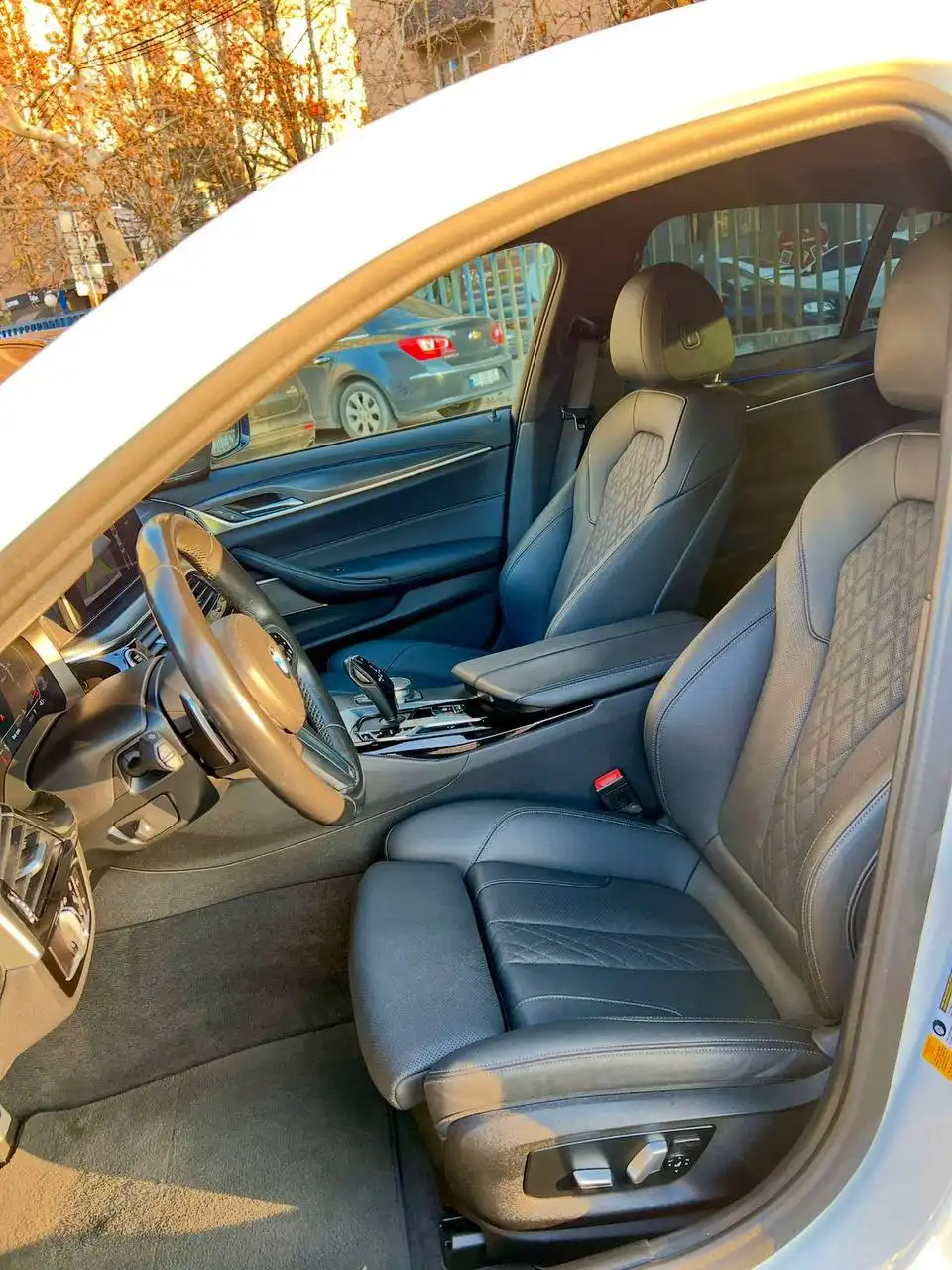 BMW 5-Series 2022 530i Белый бизнес-седан автомат - Легковые автомобили (Авто) в Ростов-на-Дону