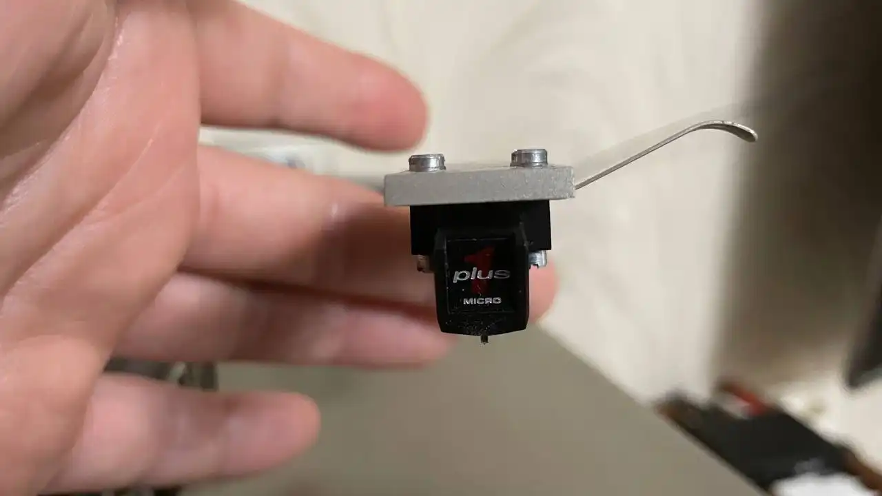 Проигрыватель в хорошем состоянии - Аудиотехника (Электроника) в Ростов-на-Дону