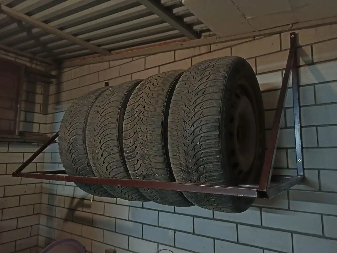 Полки для хранения автомобильных колес - Запчасти (Авто) в Ростов-на-Дону