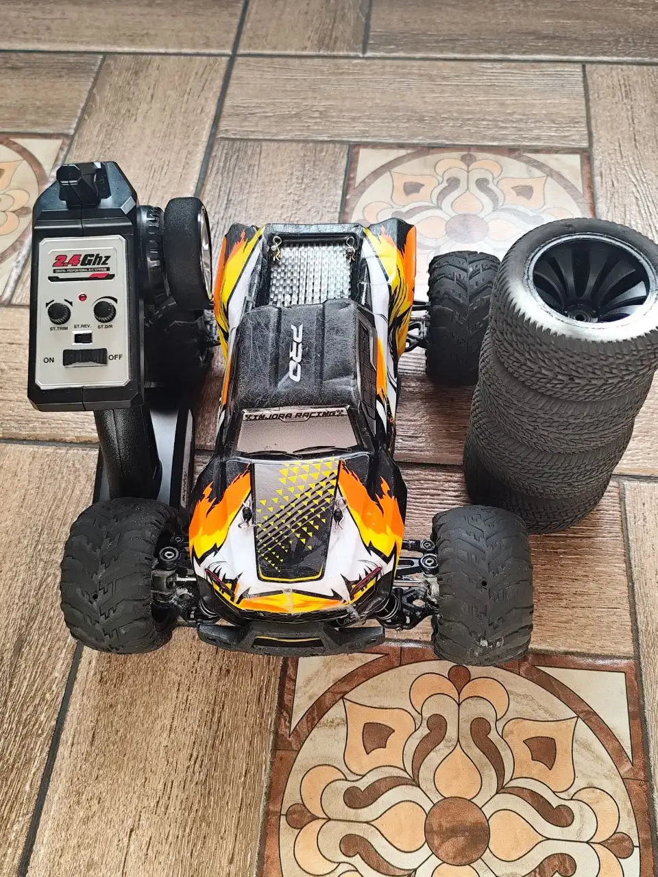 Продам 2 машинки - Барахолка в Ростов-на-Дону