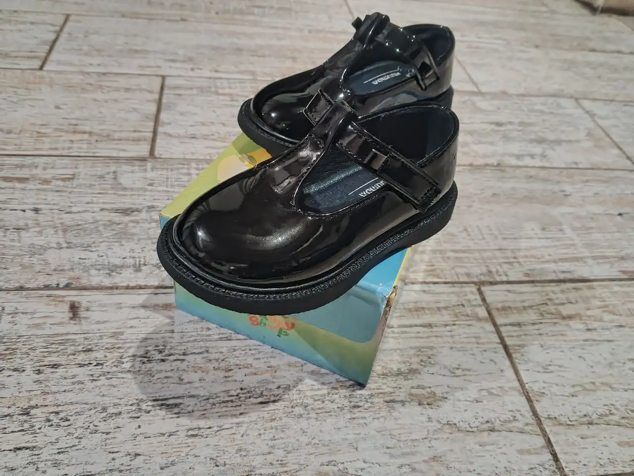 Продаются новые туфельки для девочки - Обувь детская (Товары для детей) в Ростов-на-Дону