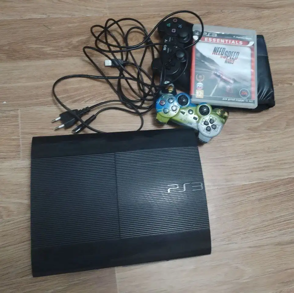 Продается PlayStation 3 с комплектом - Игровые приставки (Электроника) в Ростов-на-Дону