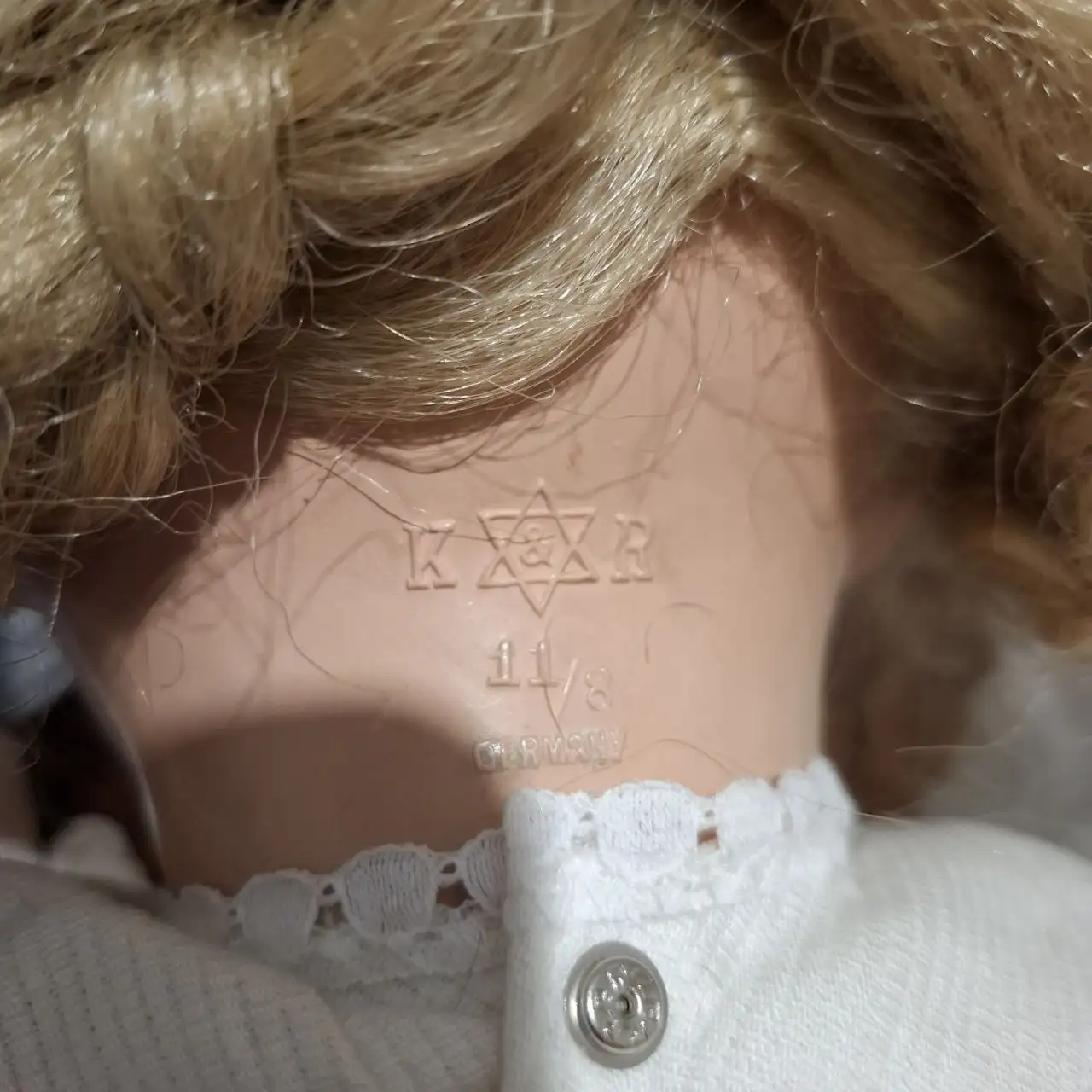 Антикварная немецкая кукла с подвижными глазками - Коллекционные куклы (Хобби и отдых) в Ростов-на-Дону