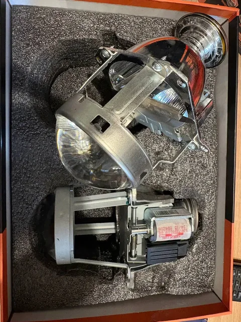 Светодиодные лампы и биксиноновые линзы - частное объявление в Ростов-на-Дону