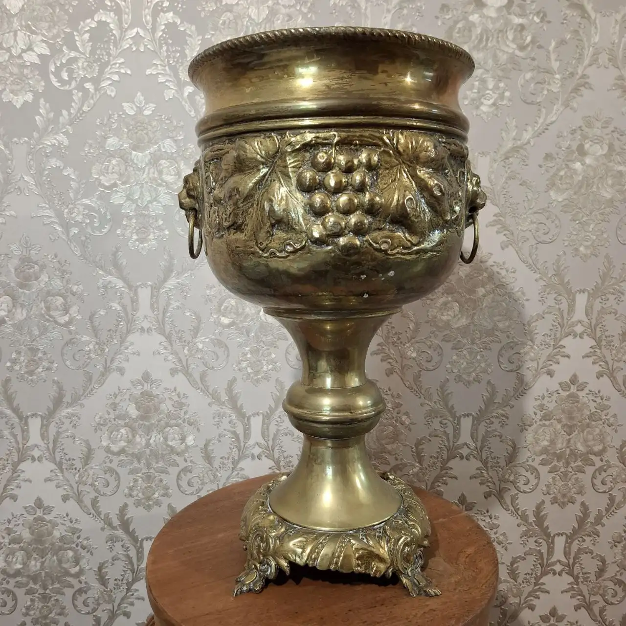 Старинное латунное кашпо Франция - Антиквариат (Барахолка) в Ростов-на-Дону
