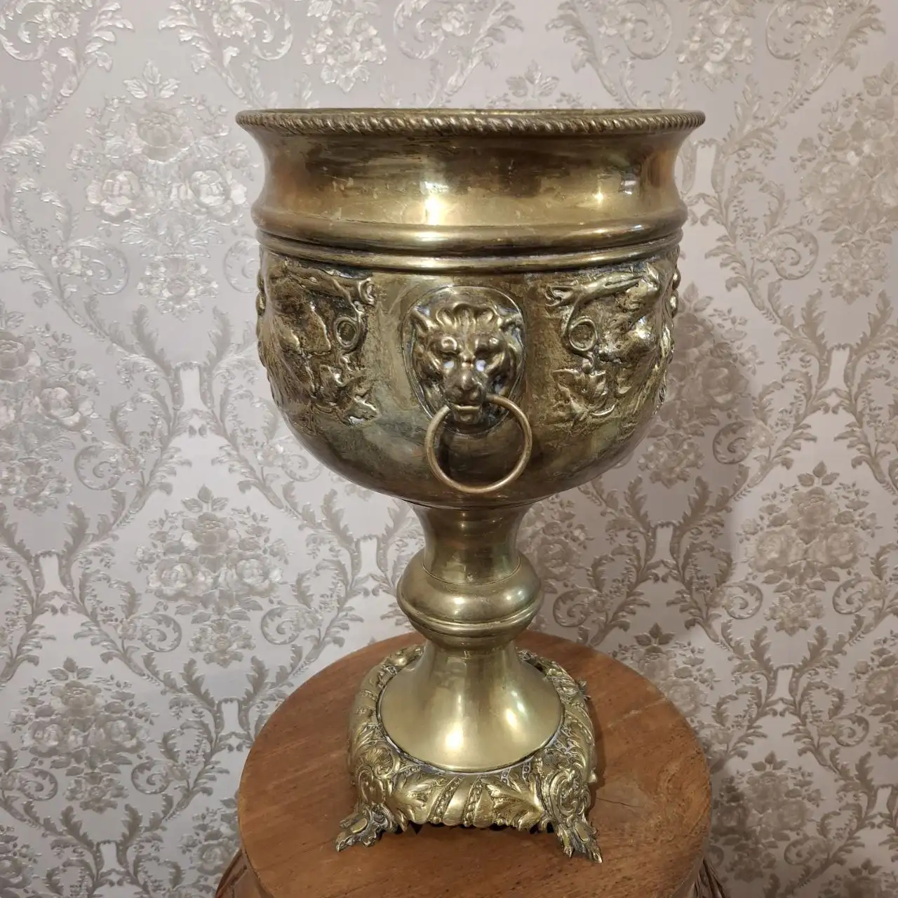 Старинное латунное кашпо Франция - Антиквариат (Барахолка) в Ростов-на-Дону