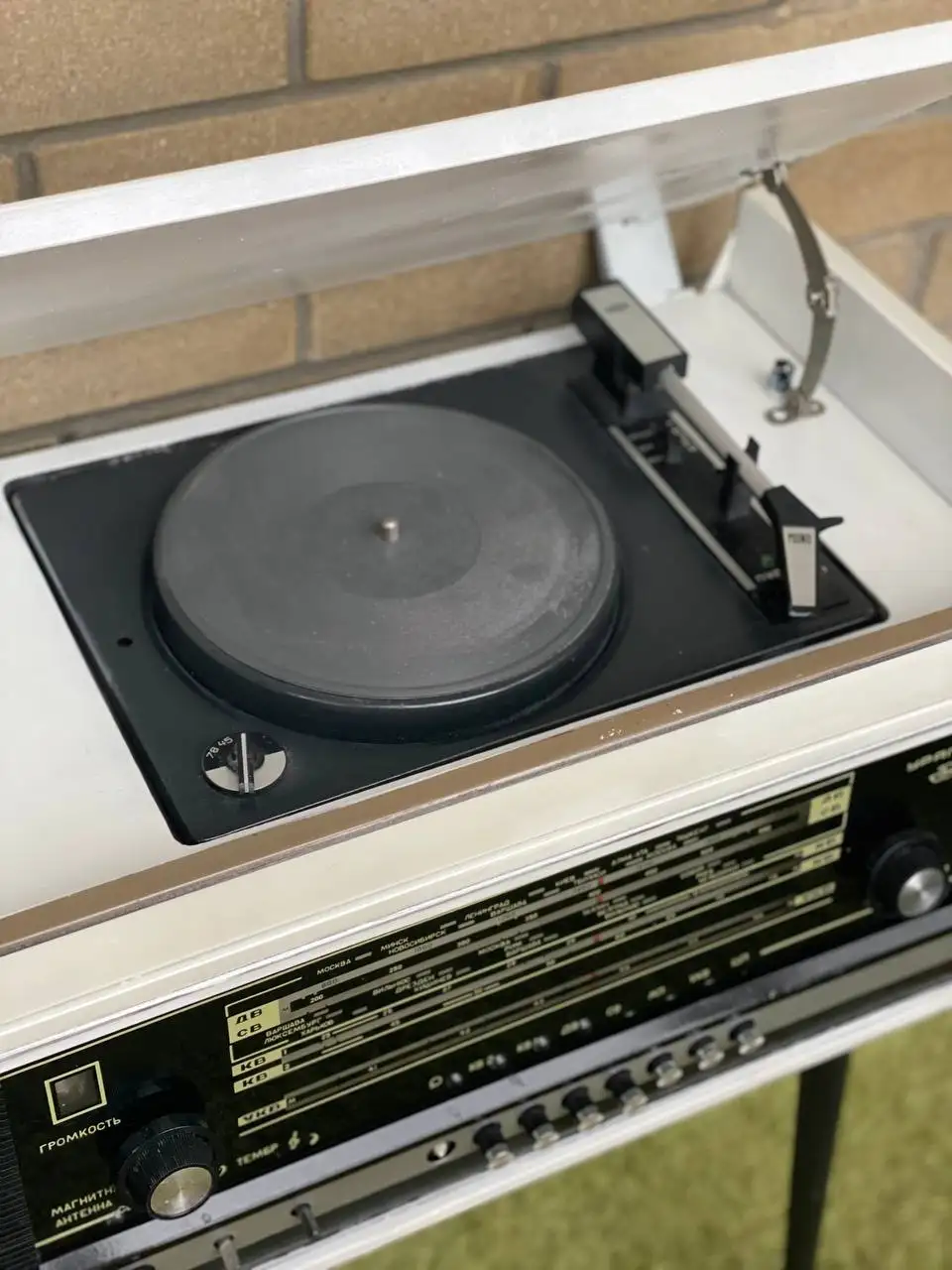 Раритетный виниловый проигрыватель после реставрации - Аудиотехника (Электроника) в Ростов-на-Дону