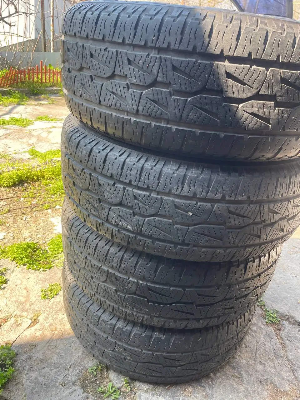 Шины Bridgestone Dueler A/T 001 265/60/R18 - Шины и диски (Авто) в Ростов-на-Дону