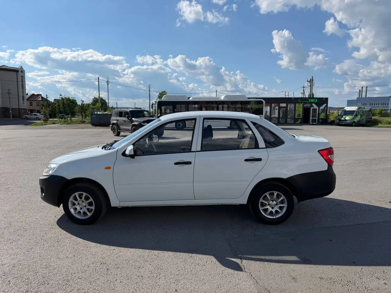 Продам Гранту, живая, один владелец - Легковые автомобили (Авто) в Ростов-на-Дону