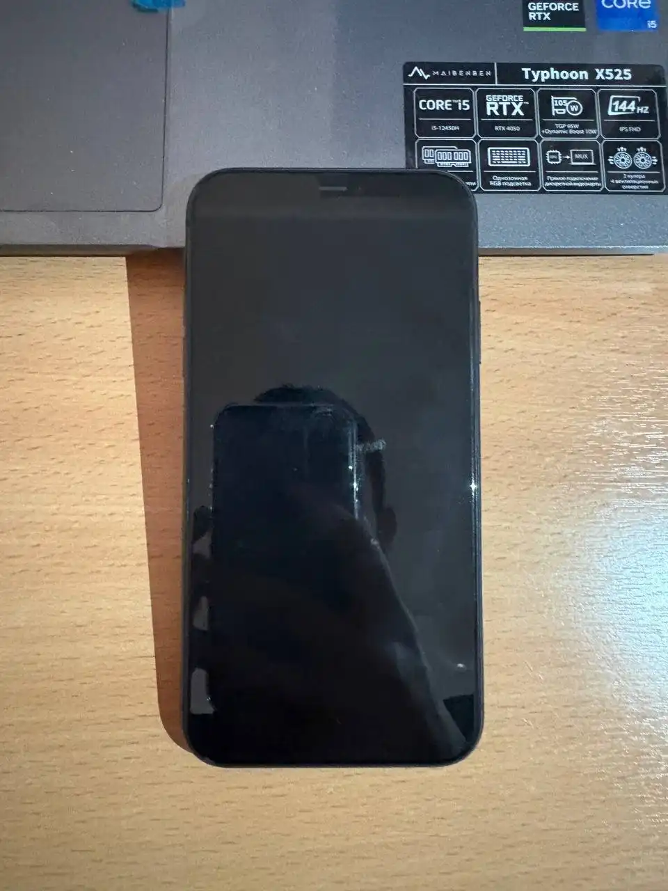 Продам iPhone 11 128 GB с дефектами