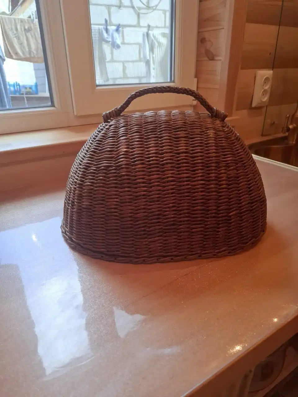 Плетеная хлебница для кухни