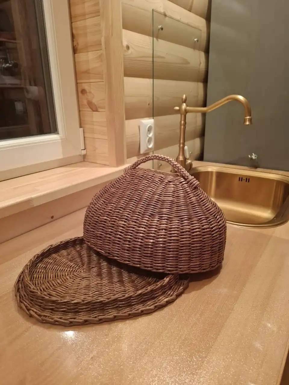 Плетеная хлебница для кухни