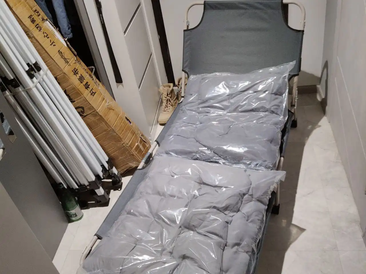 Раскладушка с матрасом