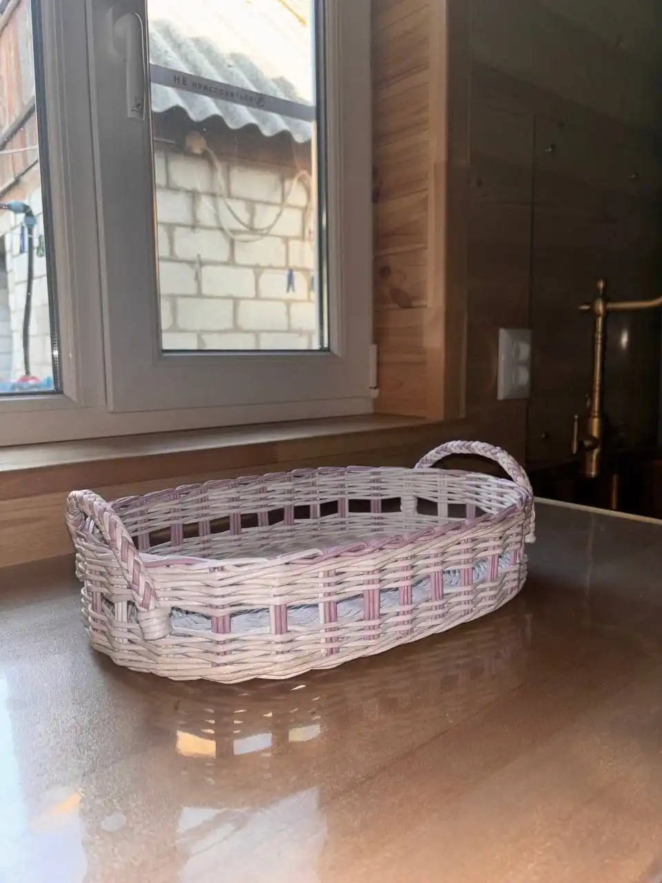 Праздничный плетеный поднос