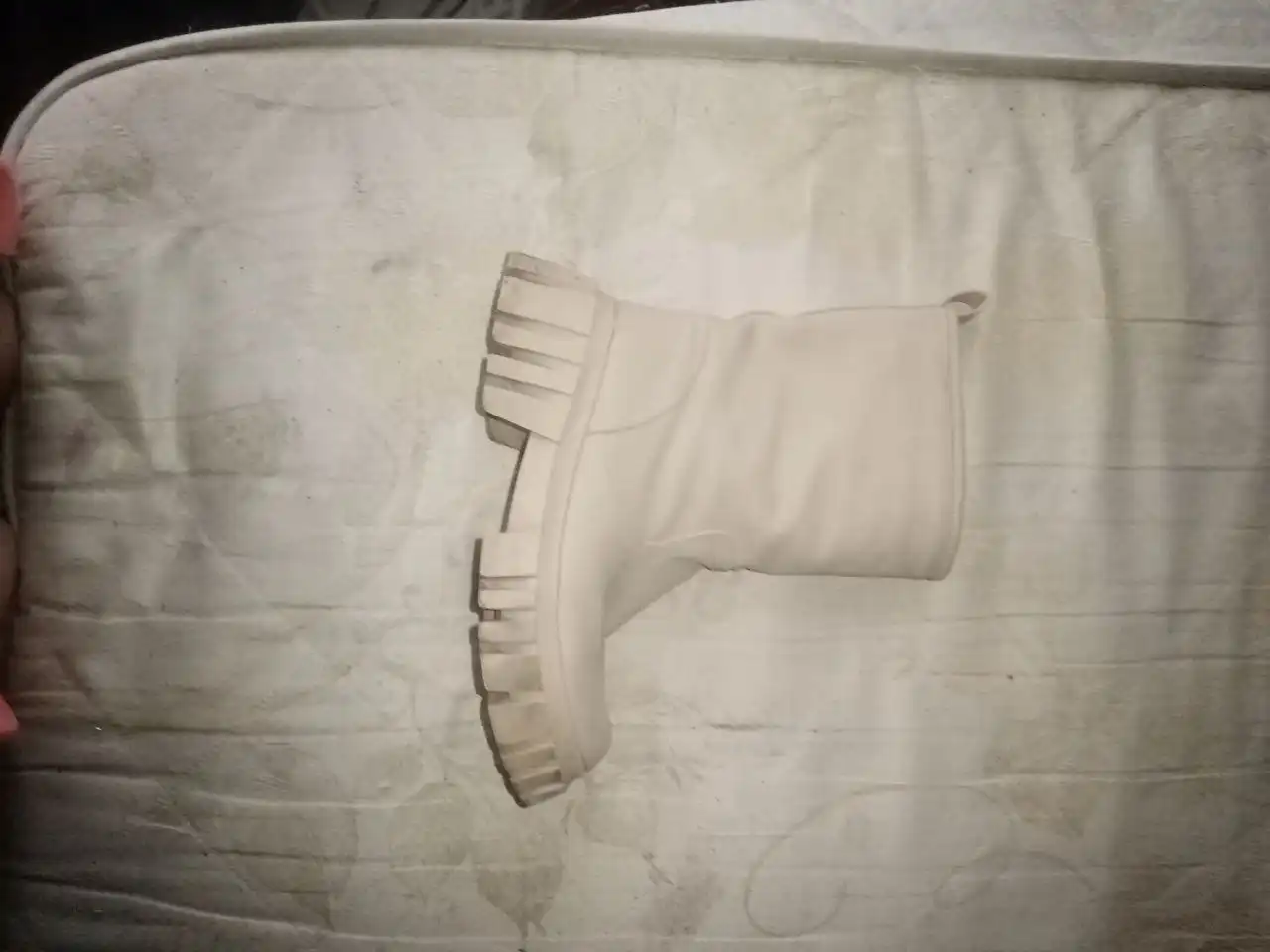 Женские кроссовки и ботинки 38 размер