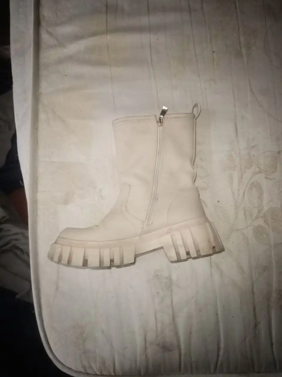 Женские кроссовки и ботинки 38 размер