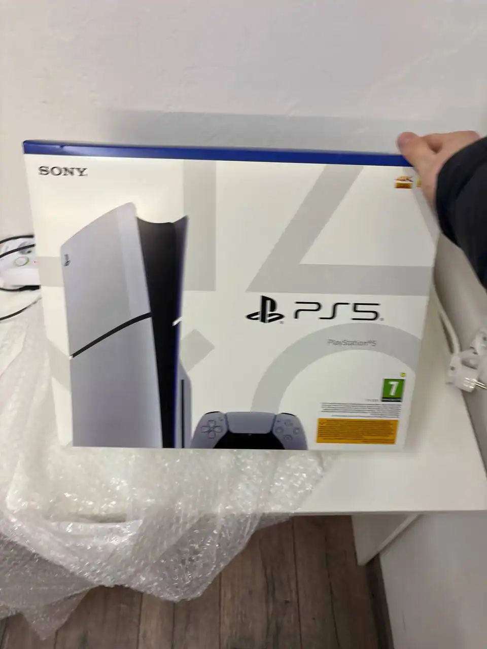 PS 5 Slim с дисководом - Новая, запакованная