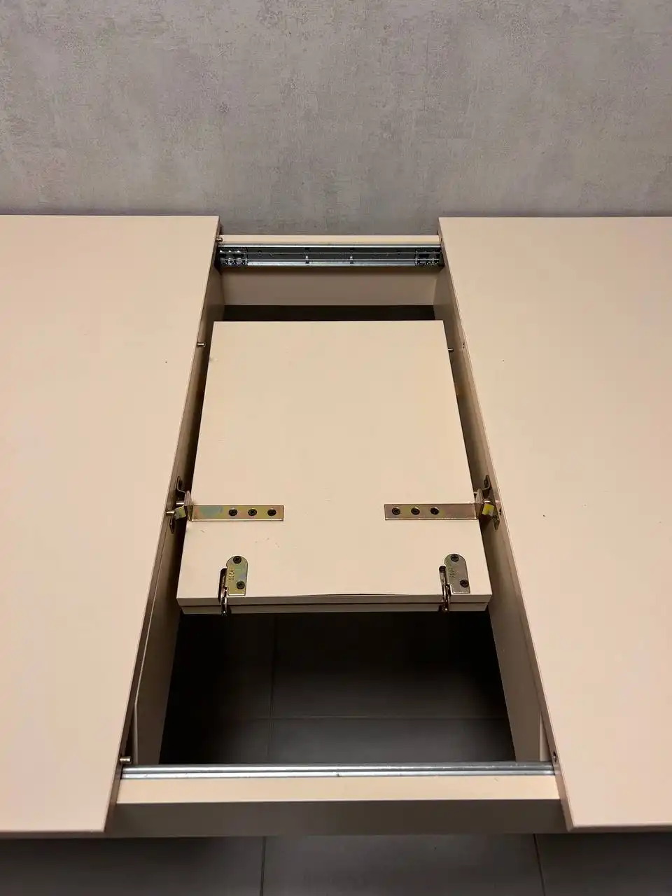 Продам обеденный стол раскладной