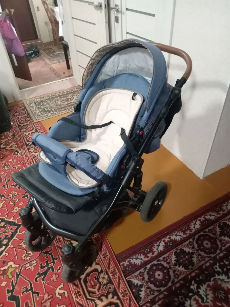 Продаётся коляска в хорошем состоянии