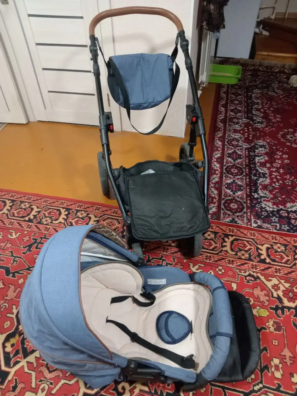 Продаётся коляска в хорошем состоянии
