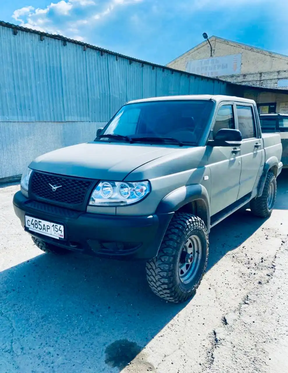 УАЗ Пикап 2012 года