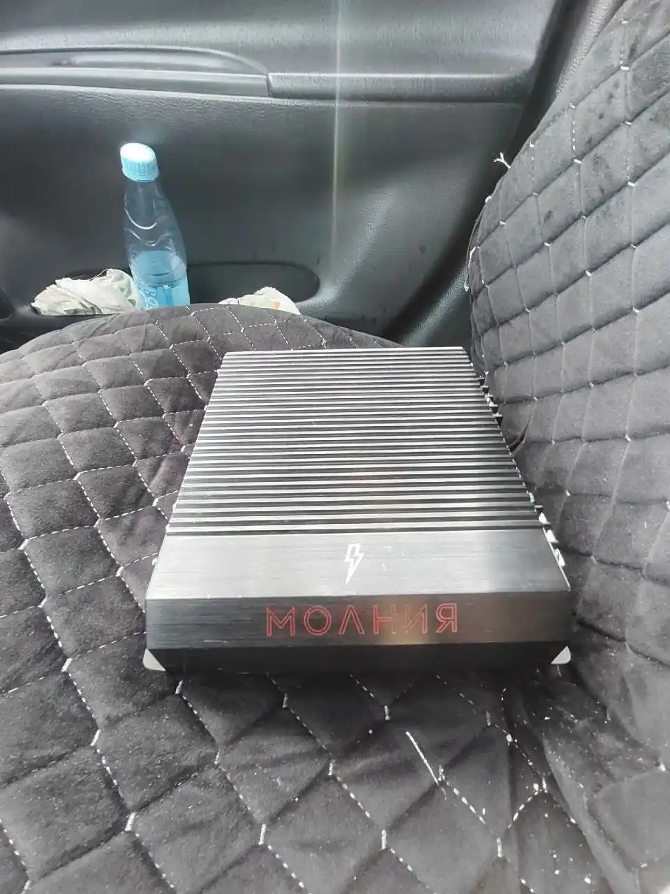 Продам усилок молния