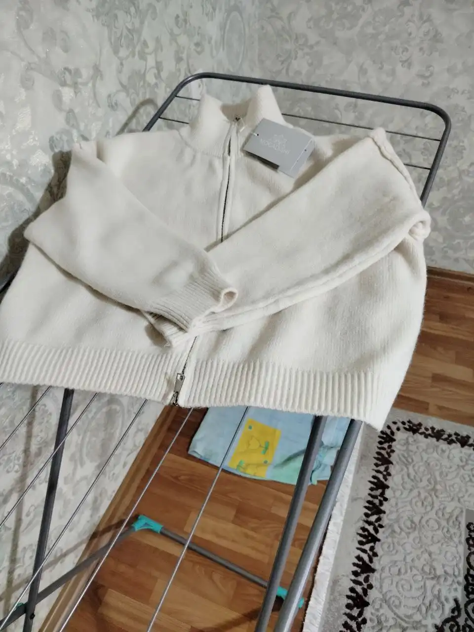 Продажа новых кофт с WB