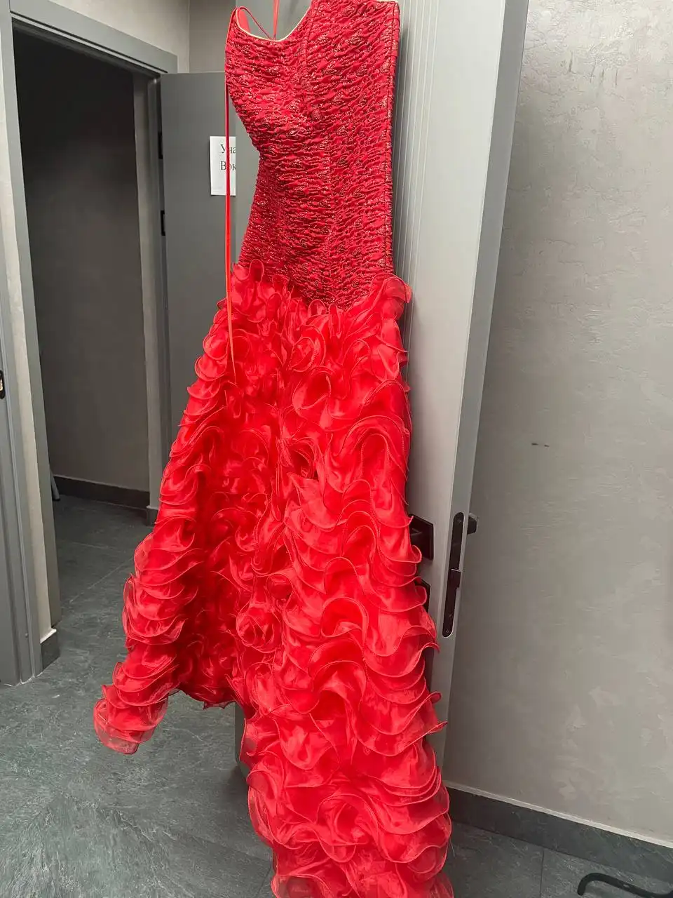 Продажа сценического платья