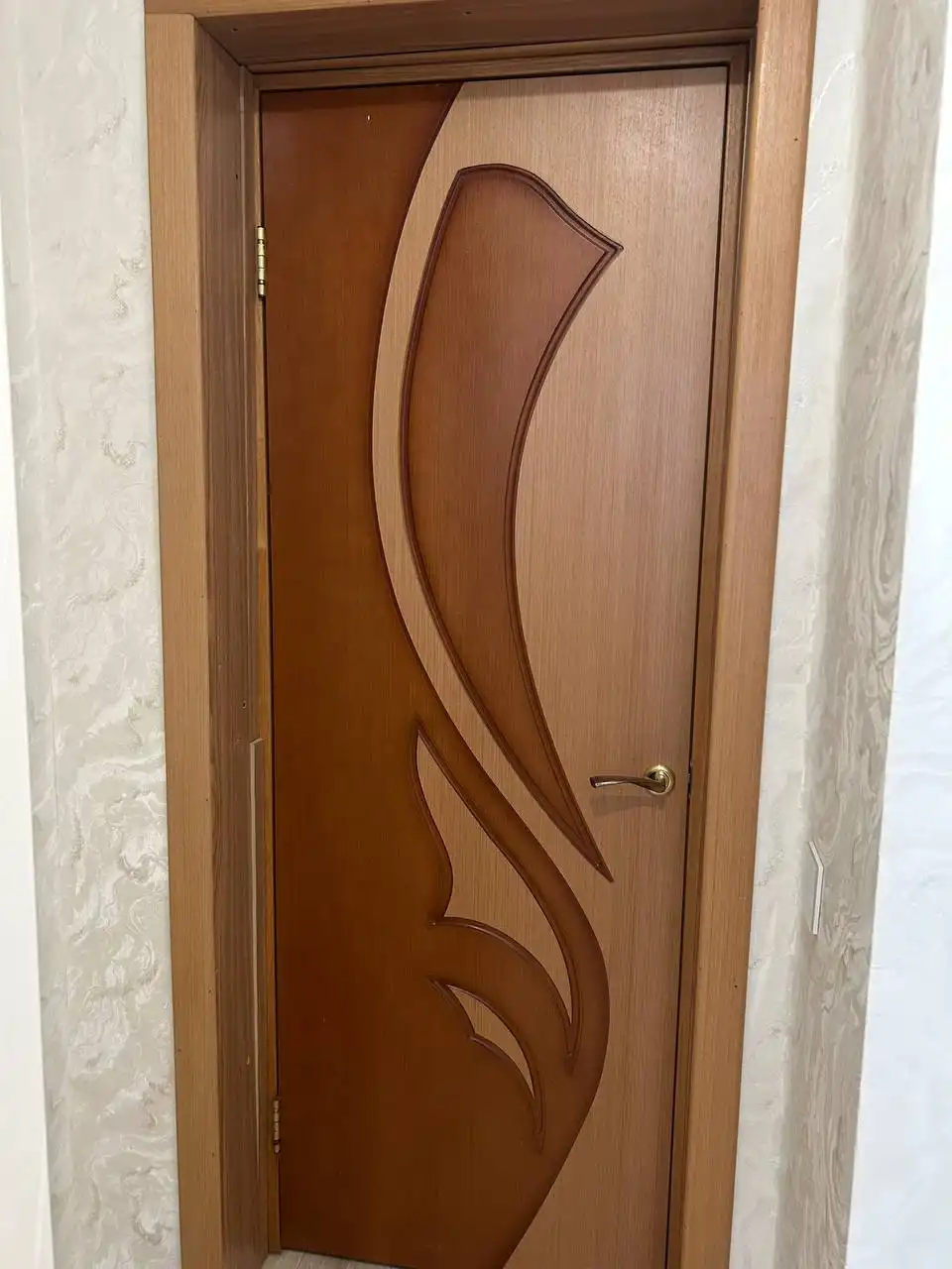 Продажа б/у дверей с коробкой и доборами