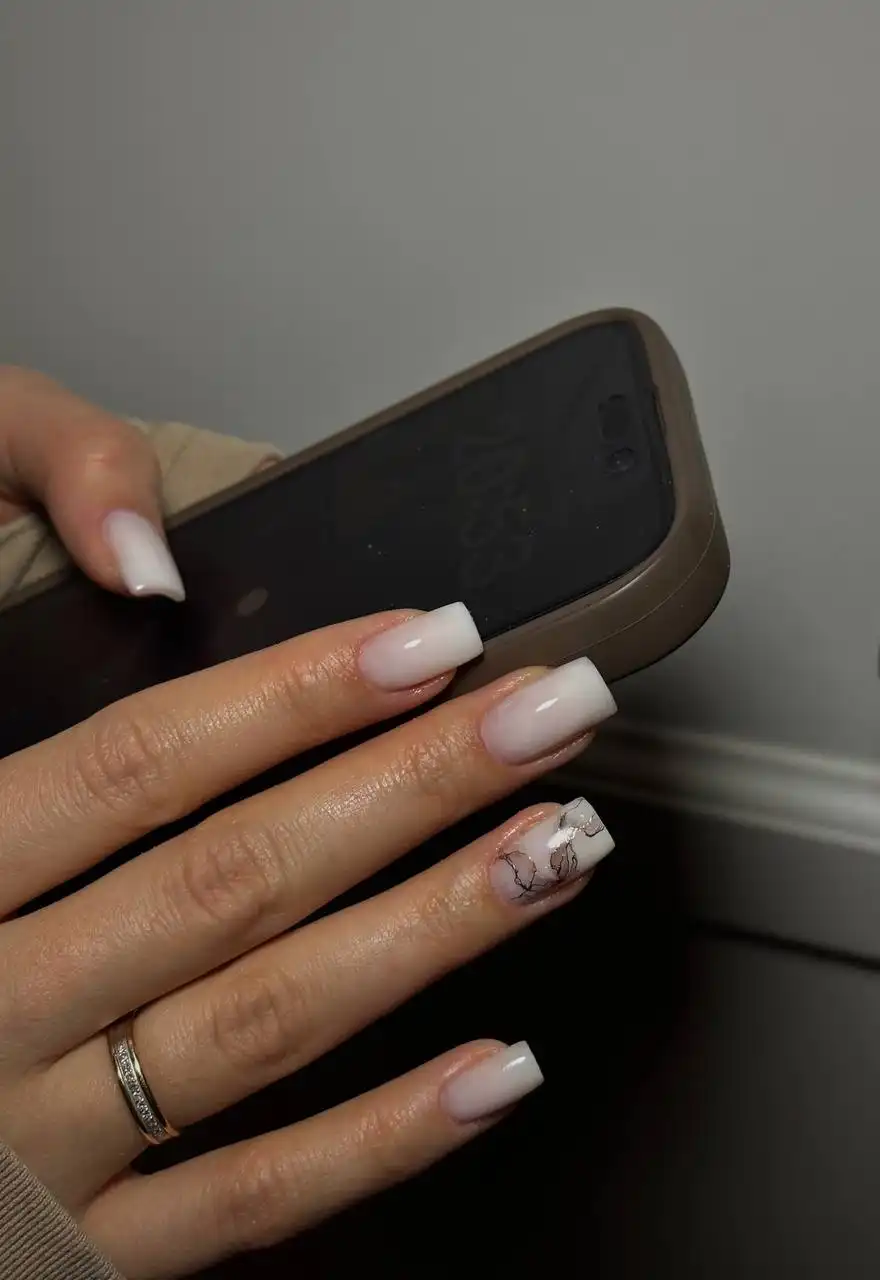 Окошко на маникюр 64/01