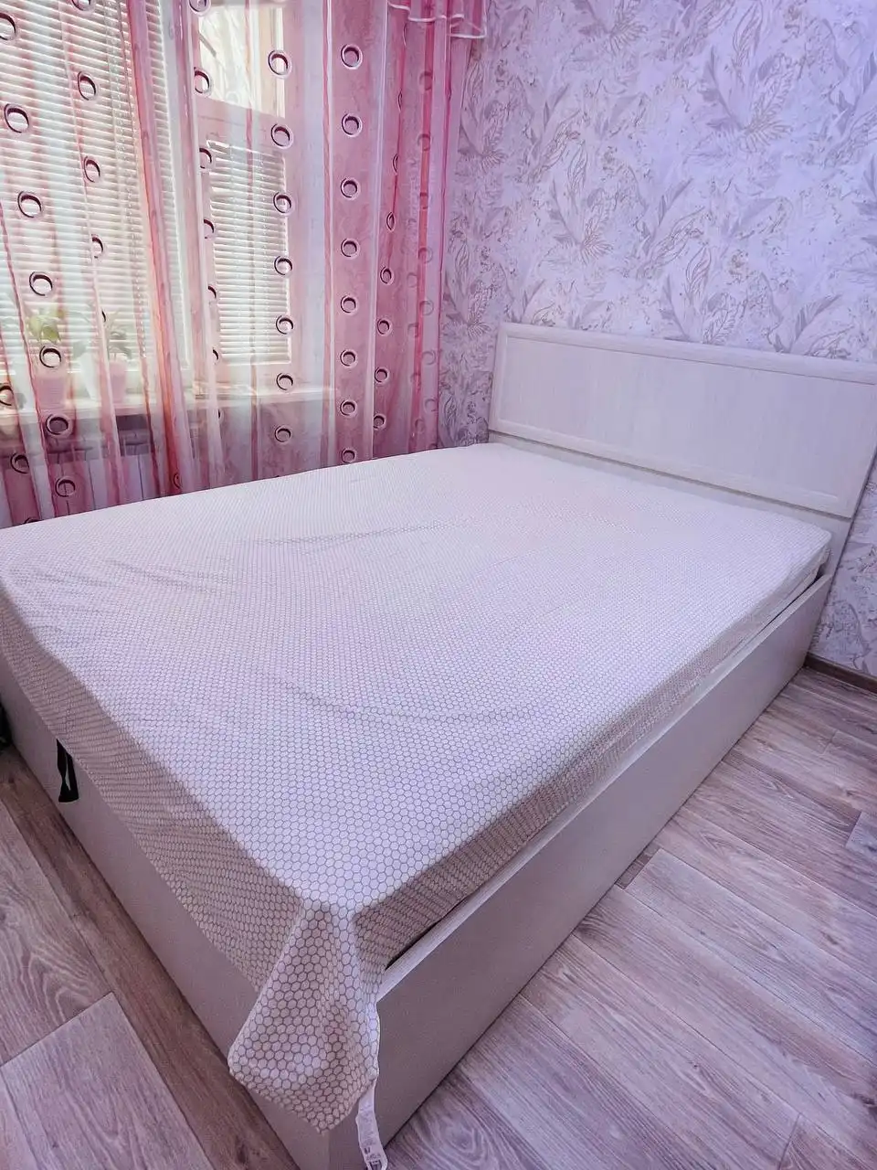 Продается двухспальная кровать 160х200