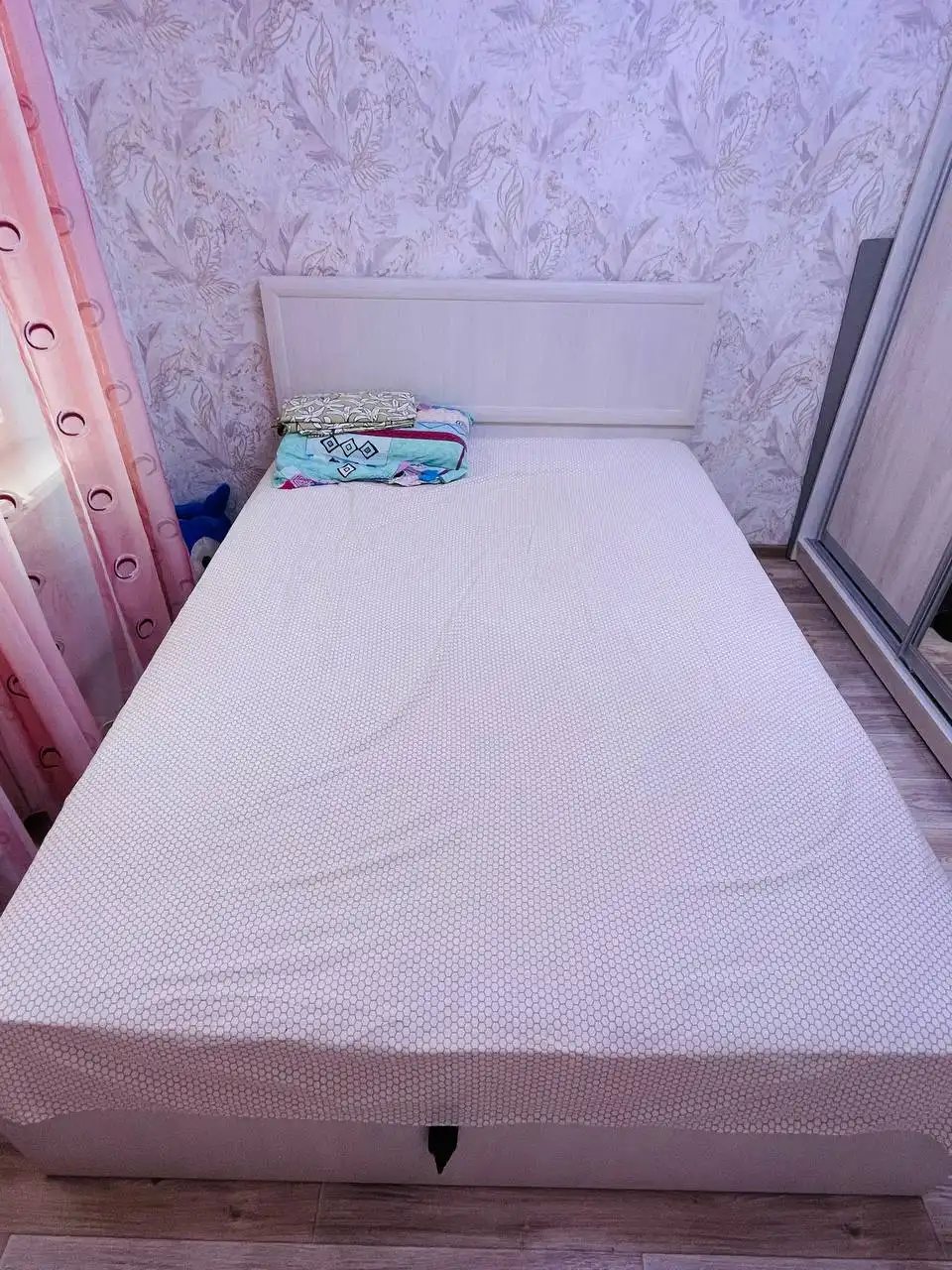 Продается двухспальная кровать 160х200