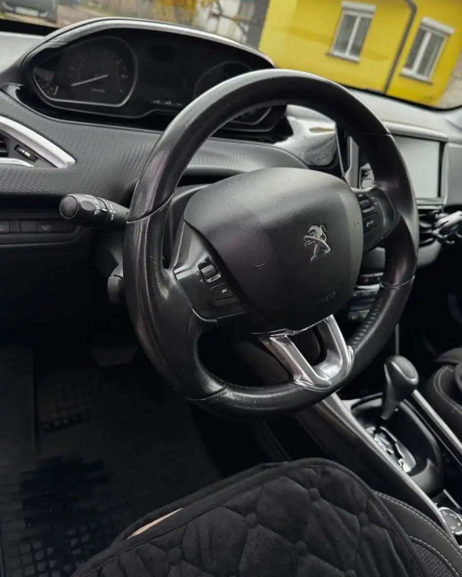 Продажа Peugeot 2008 2017 года - Авто в Ярославль