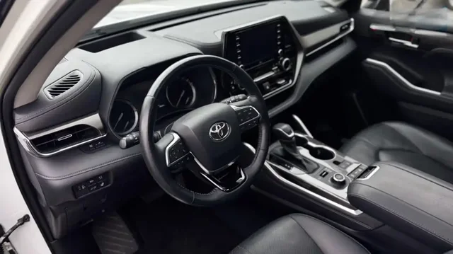 Продажа Toyota Highlander 2020 года - Грузовики и фургоны в Ярославль