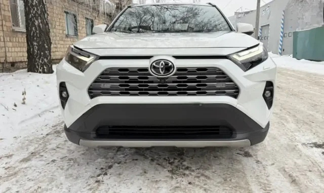 Продам Toyota RAV4 2022 года - Внедорожники в Ярославль